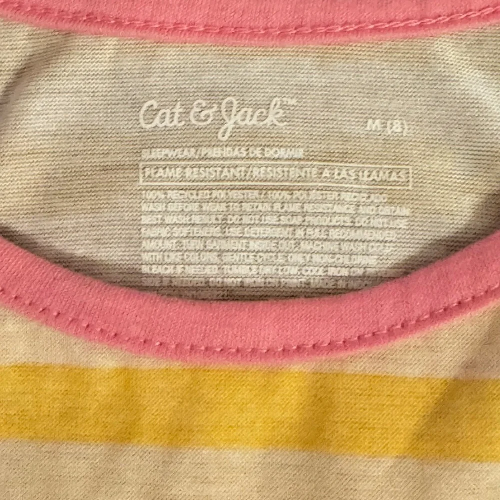 Cat & Jack set features